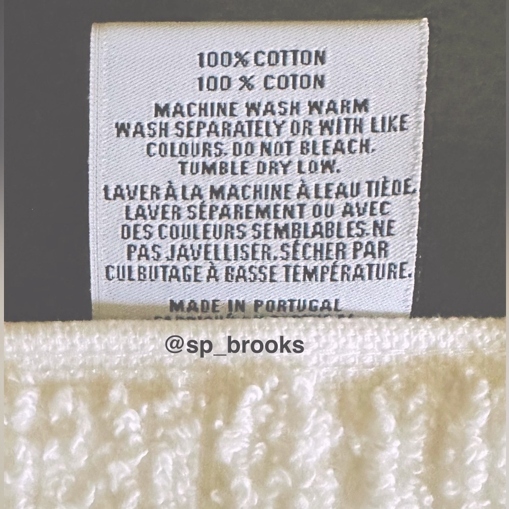 🎁2PC BIANCA Hand Towel Set - White Boucle Textured Pattern - 100% Cotton - Picture 3 of 4